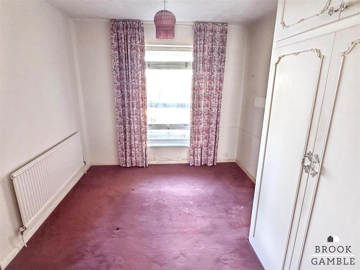 3 Bedroom Flat. St. Johns Road in Eastbourne,  19